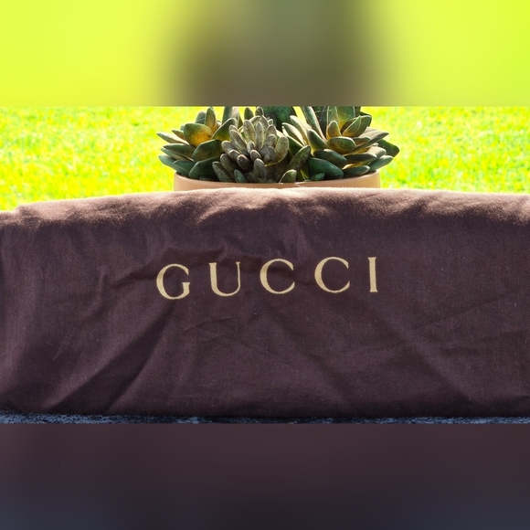 Gucci Microguccissima Patent Leather Clutch - Picture 14 of 15